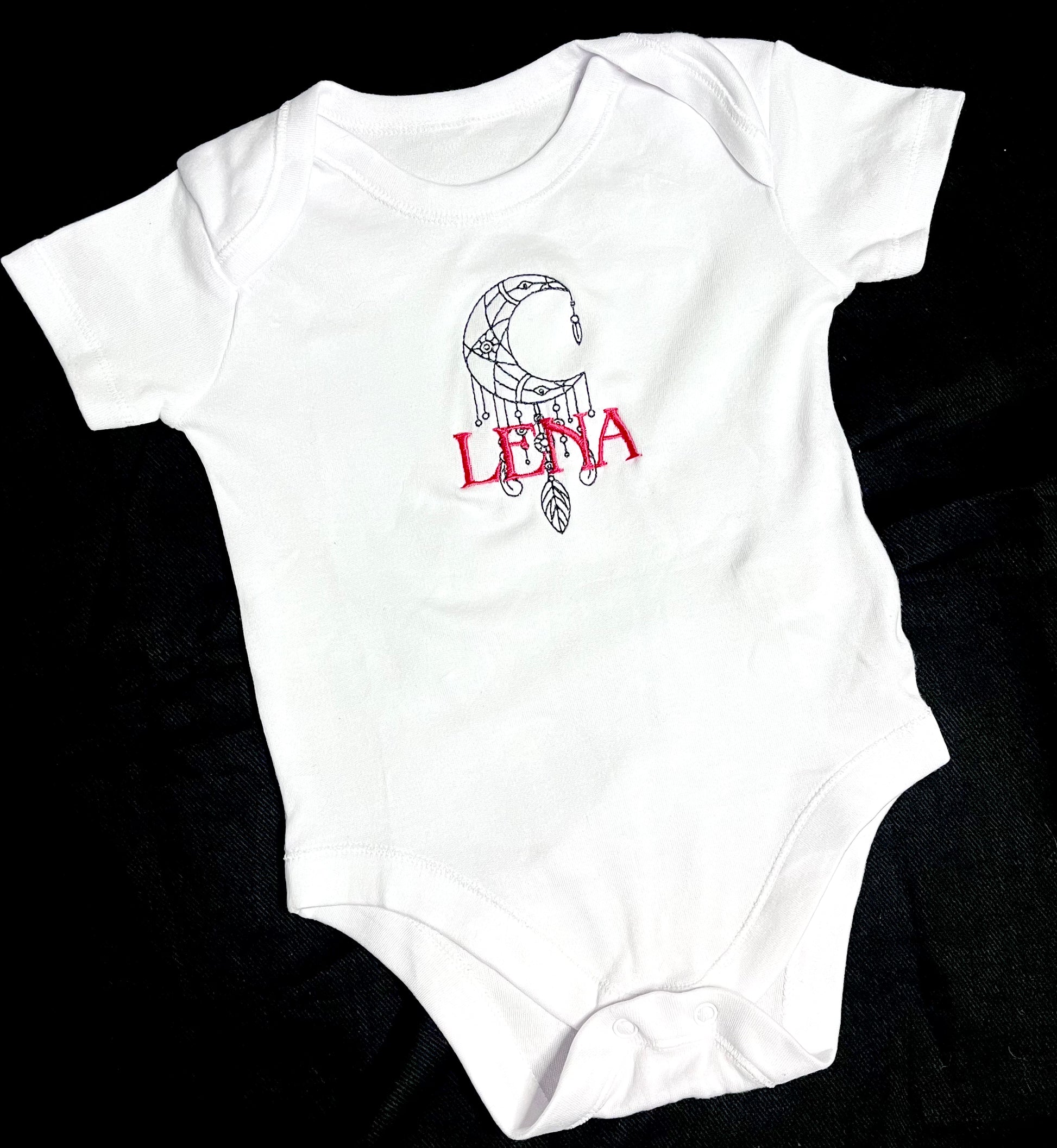 Embroidered baby clothes 