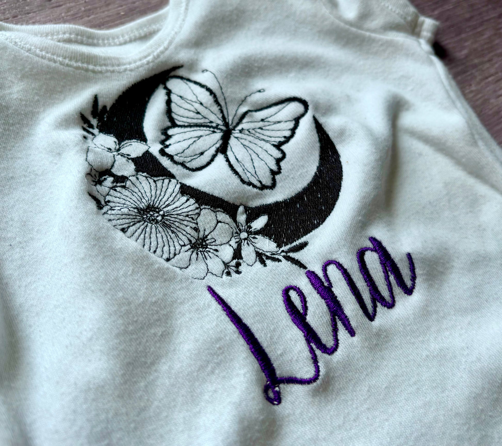 Embroidered personalised baby grow 